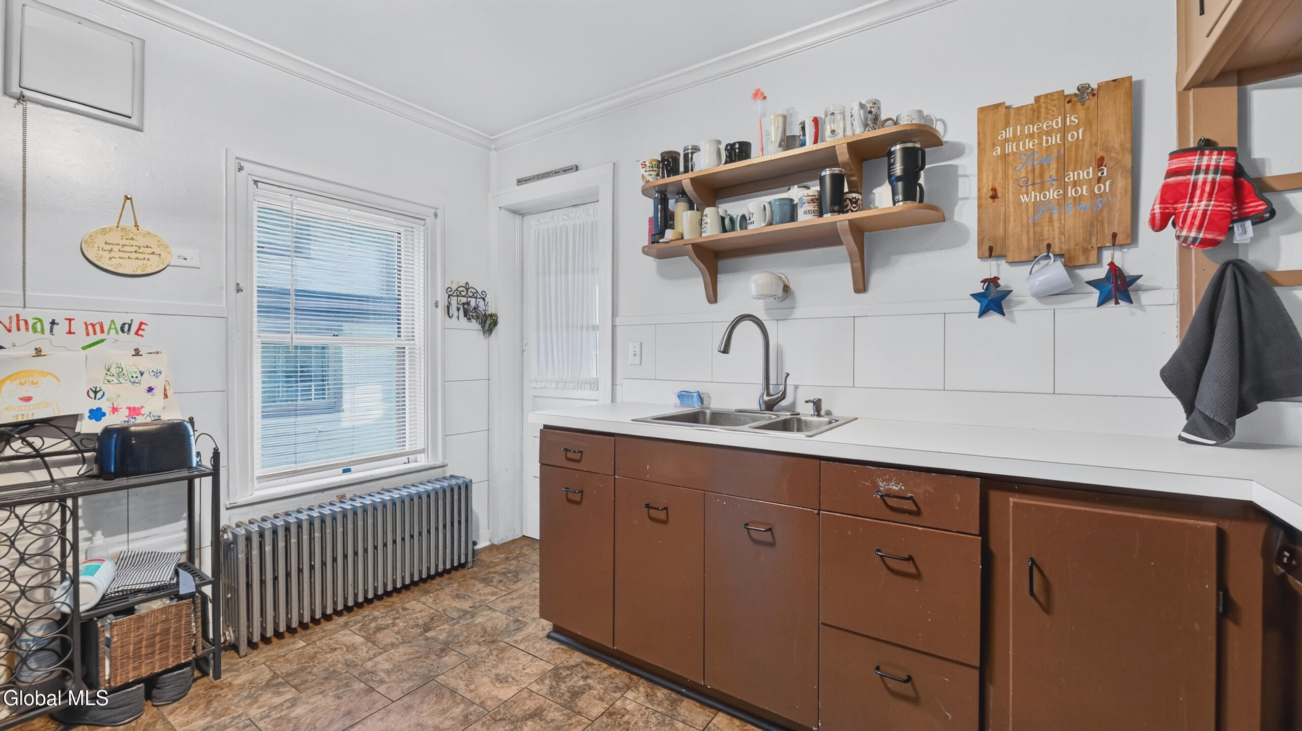 17 Prospect Avenue Gloversville NY 12078