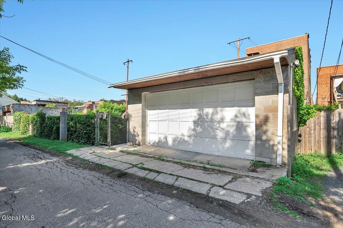 1040 5th Avenue Troy NY 12180
