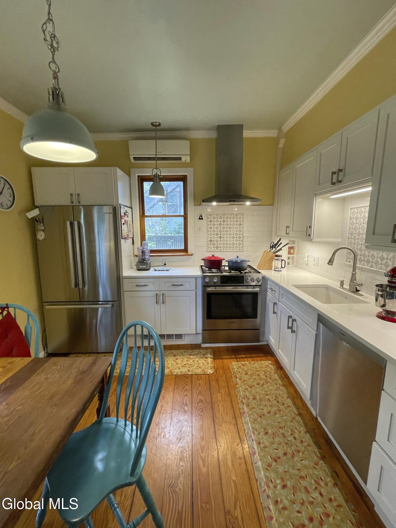 52 S Allen Street Albany NY 12208