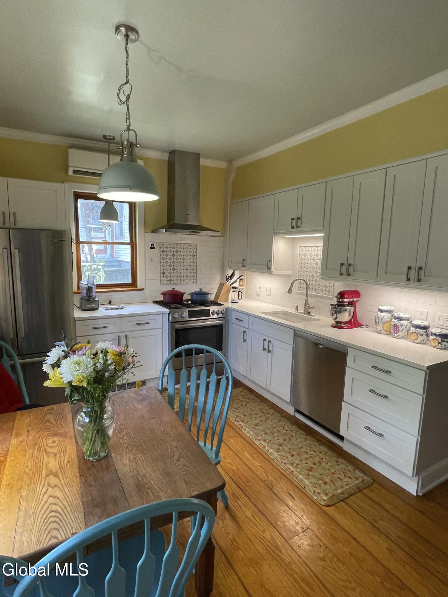 52 S Allen Street Albany NY 12208