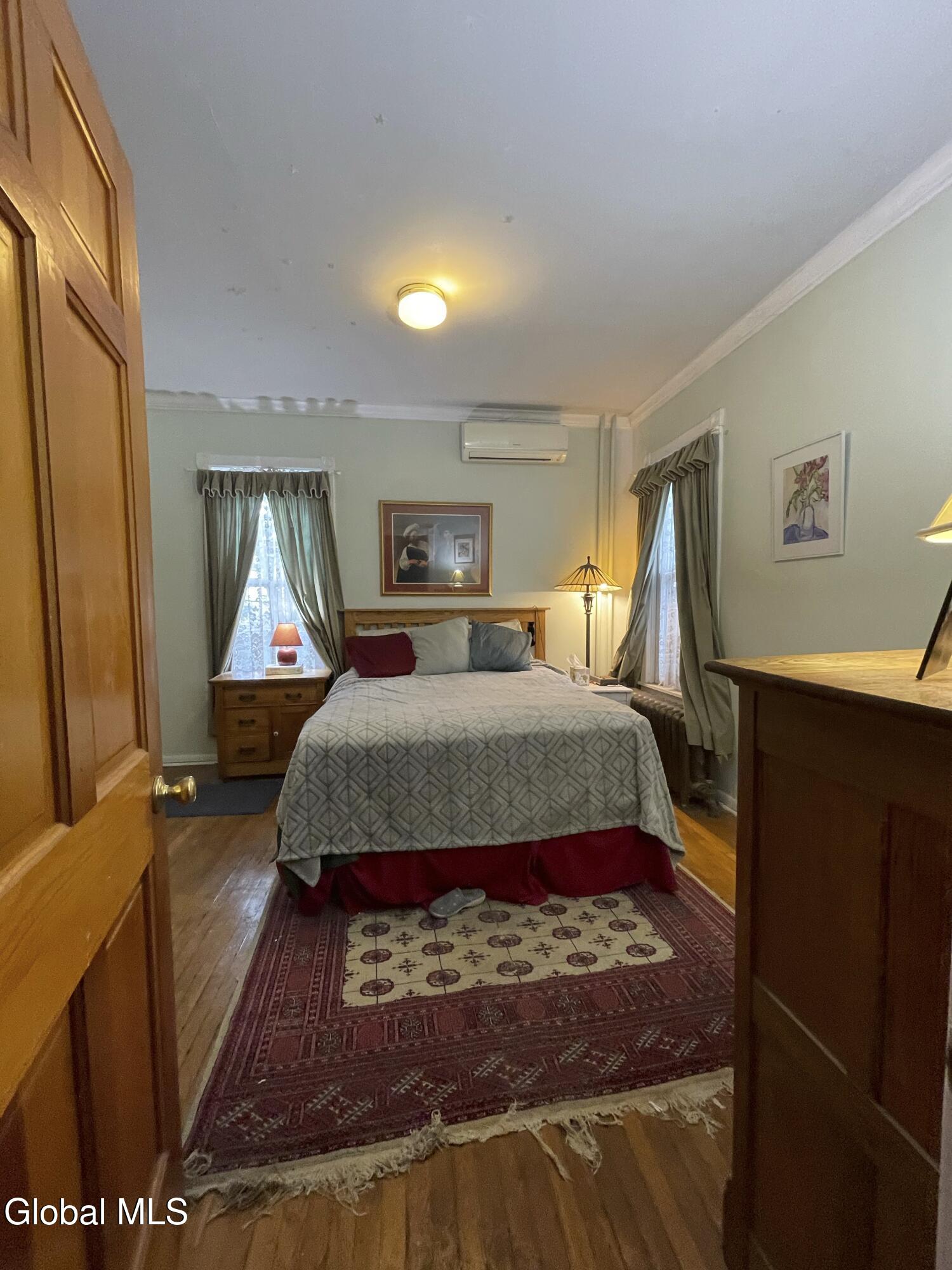52 S Allen Street Albany NY 12208