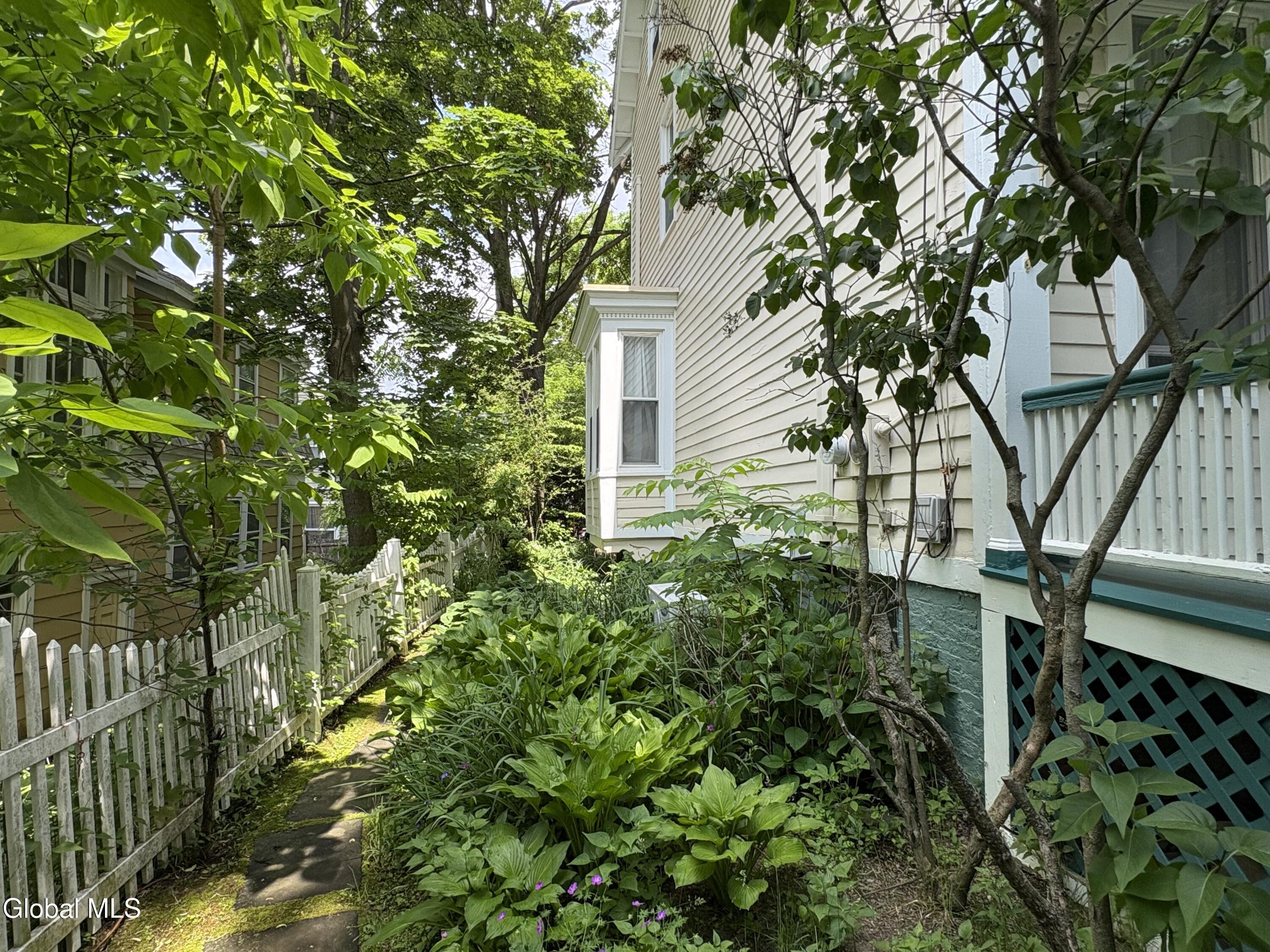 52 S Allen Street Albany NY 12208