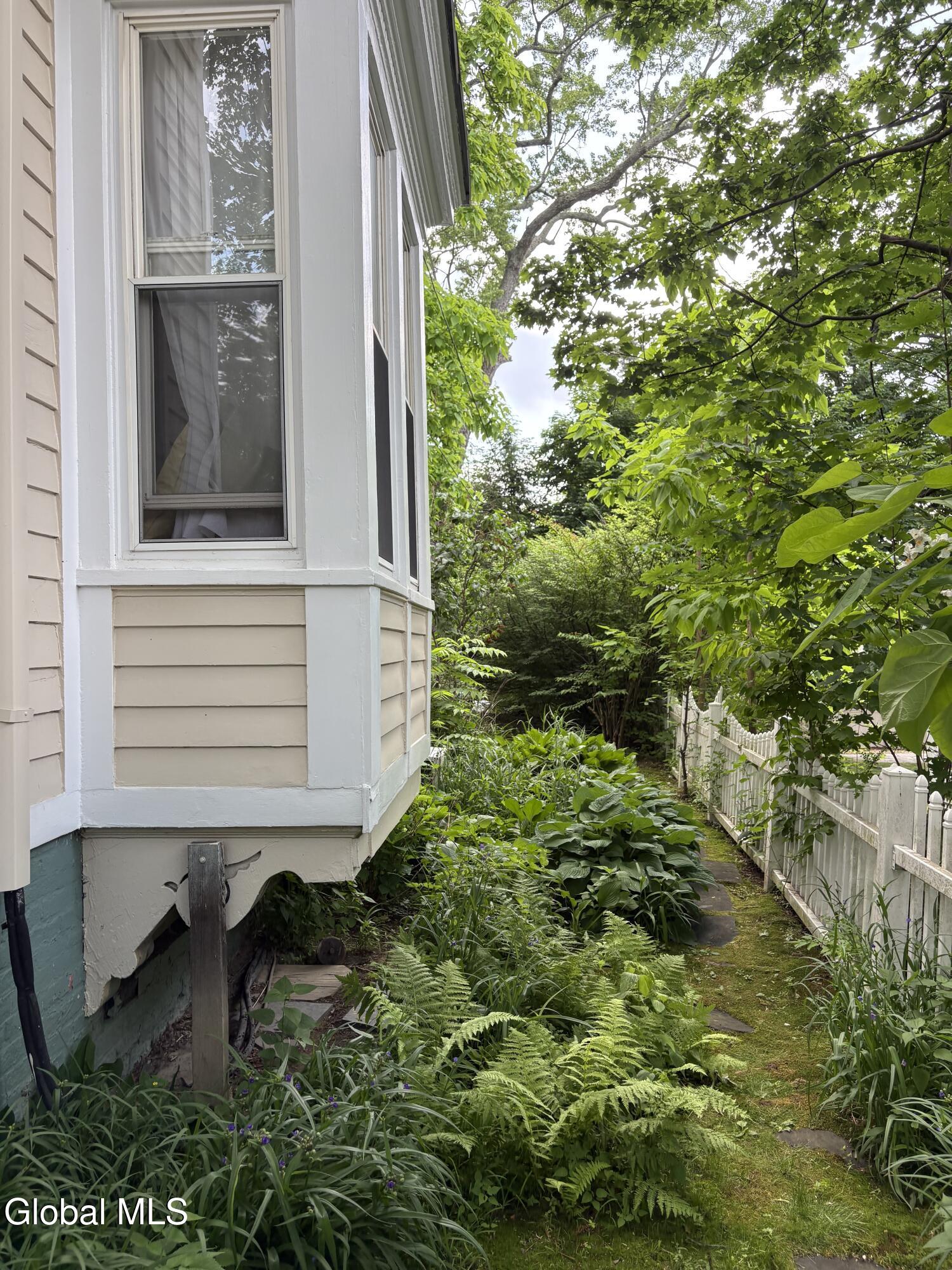 52 S Allen Street Albany NY 12208