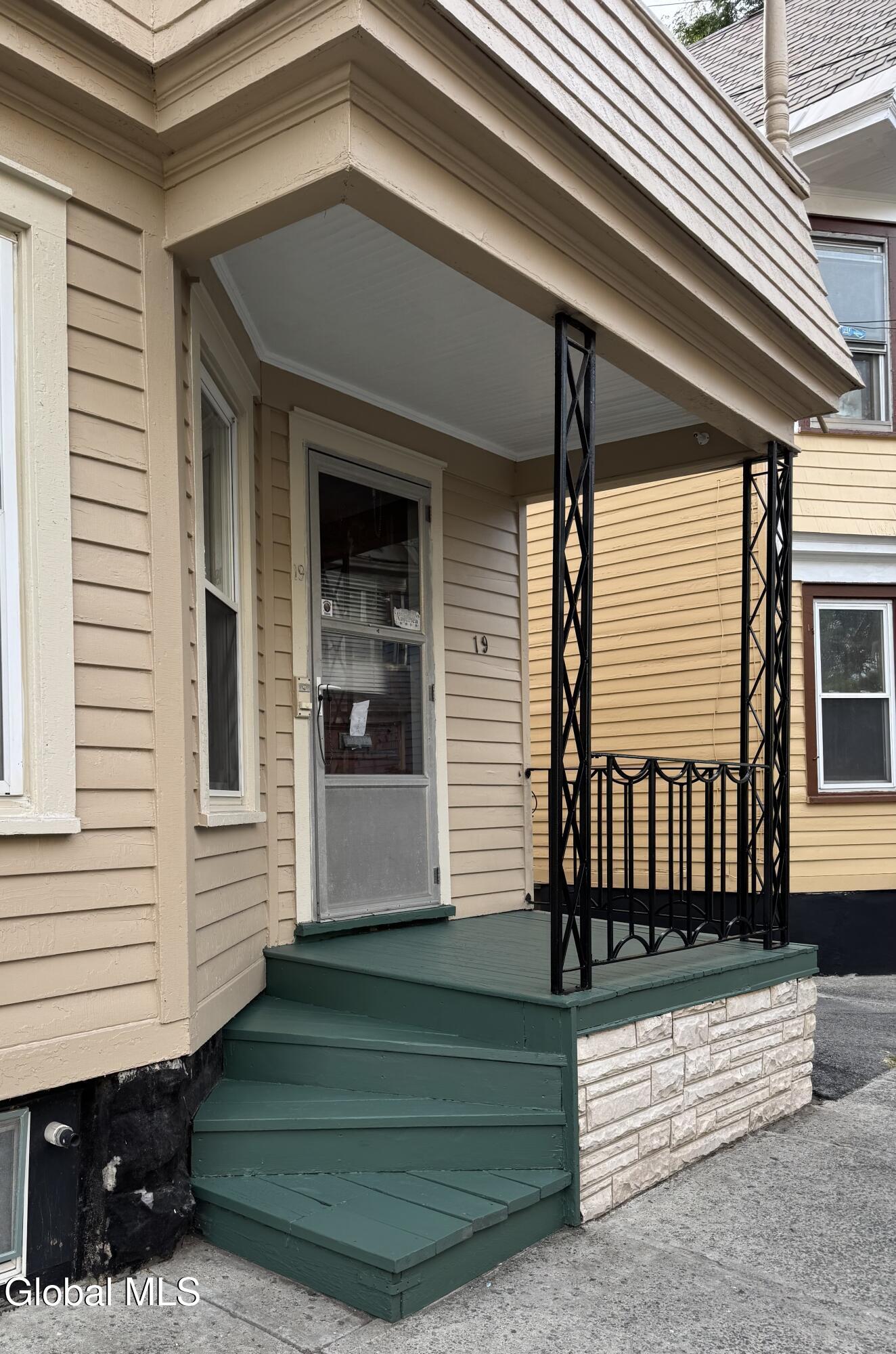 19 Ingersoll Avenue Schenectady NY 12305