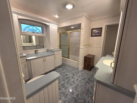 26 E 11th Avenue Gloversville NY 12078