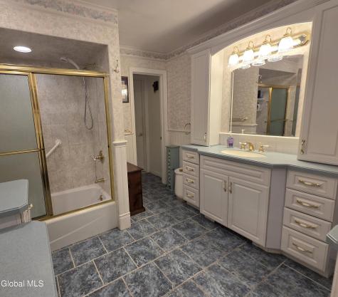 26 E 11th Avenue Gloversville NY 12078