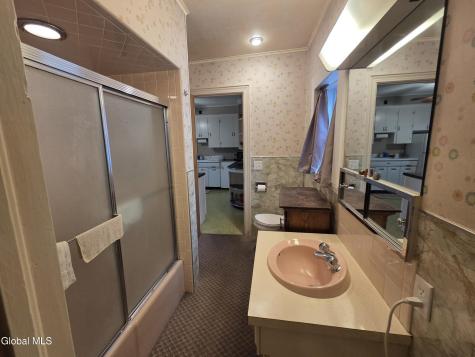 26 E 11th Avenue Gloversville NY 12078