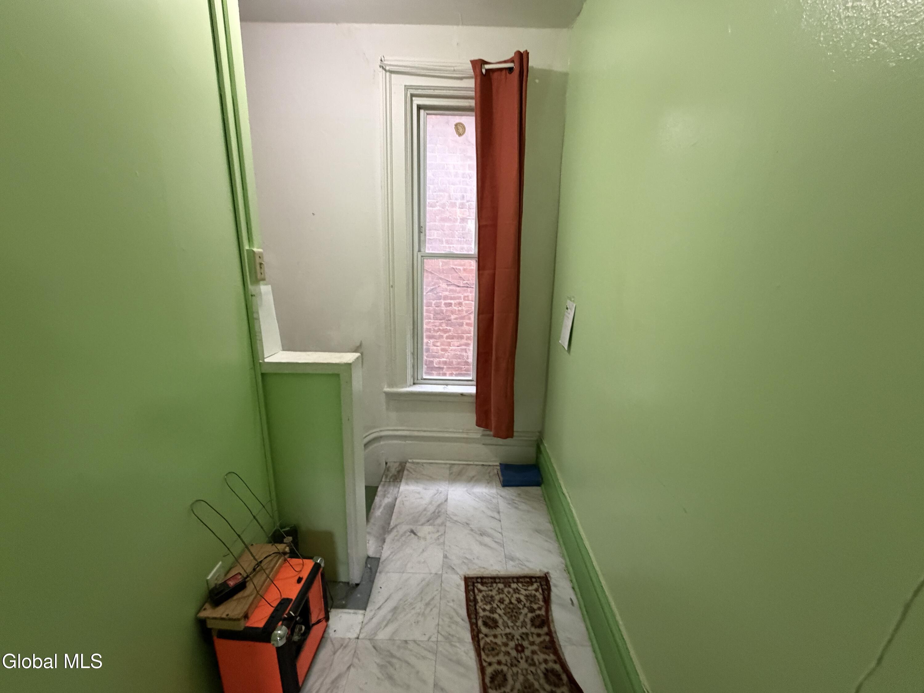 561 Nott Street Schenectady NY 12308