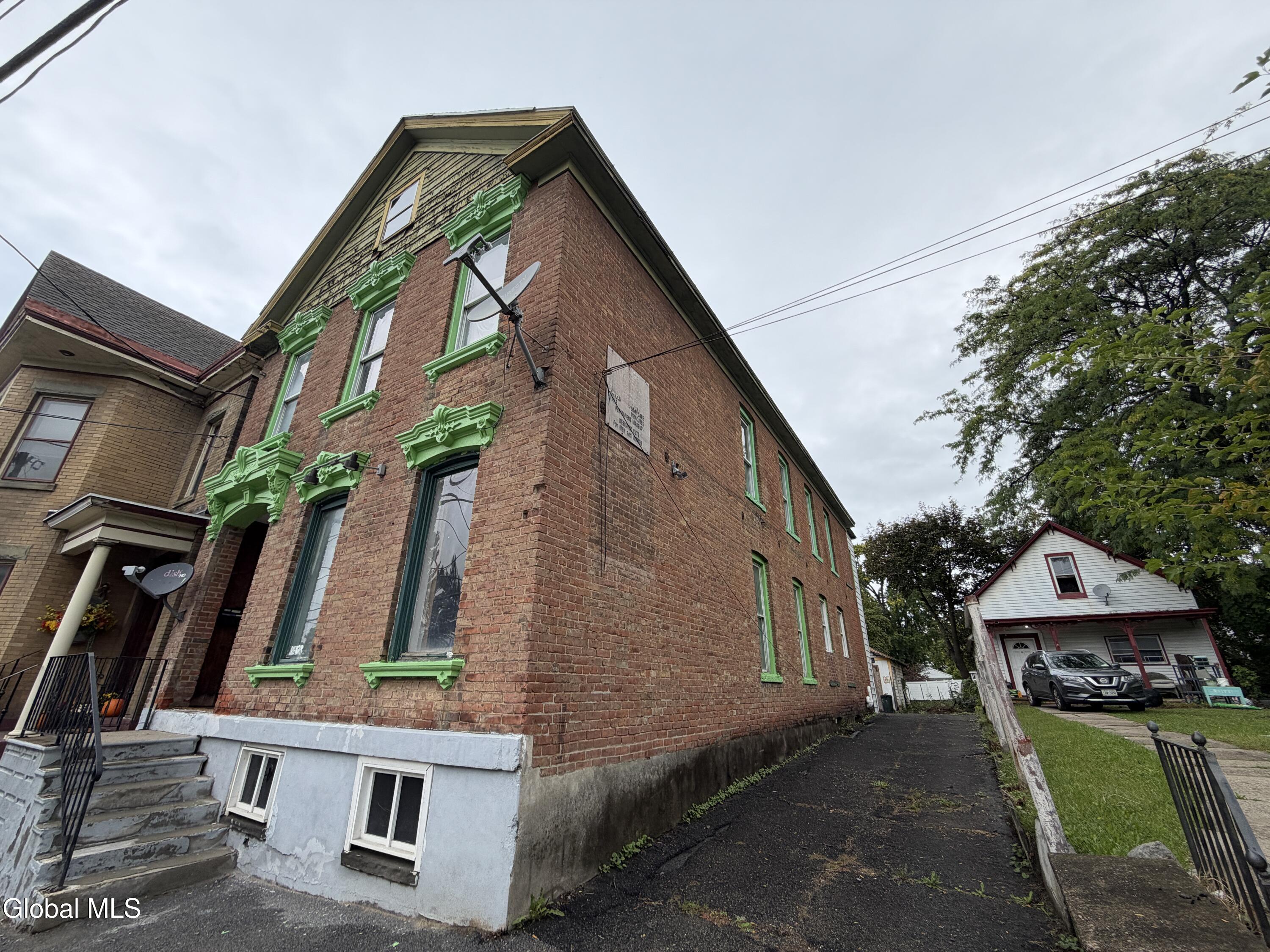 561 Nott Street Schenectady NY 12308