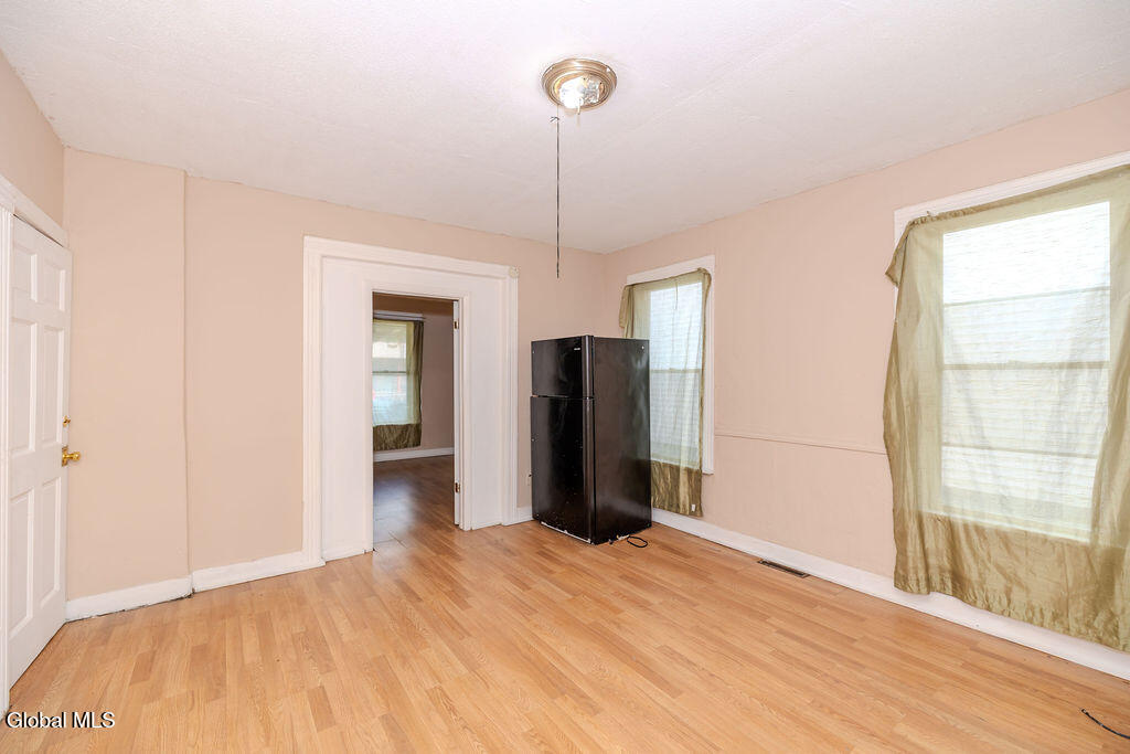 49 Mcclellan Street Schenectady NY 12304