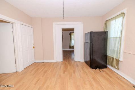 49 Mcclellan Street Schenectady NY 12304