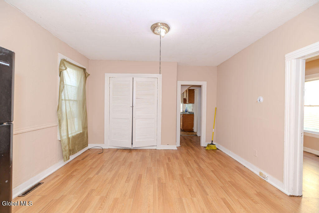 49 Mcclellan Street Schenectady NY 12304
