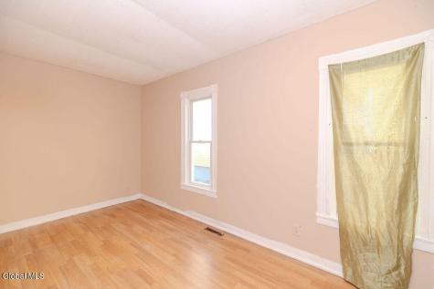 49 Mcclellan Street Schenectady NY 12304