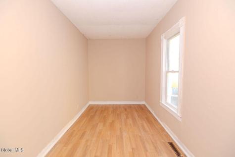49 Mcclellan Street Schenectady NY 12304