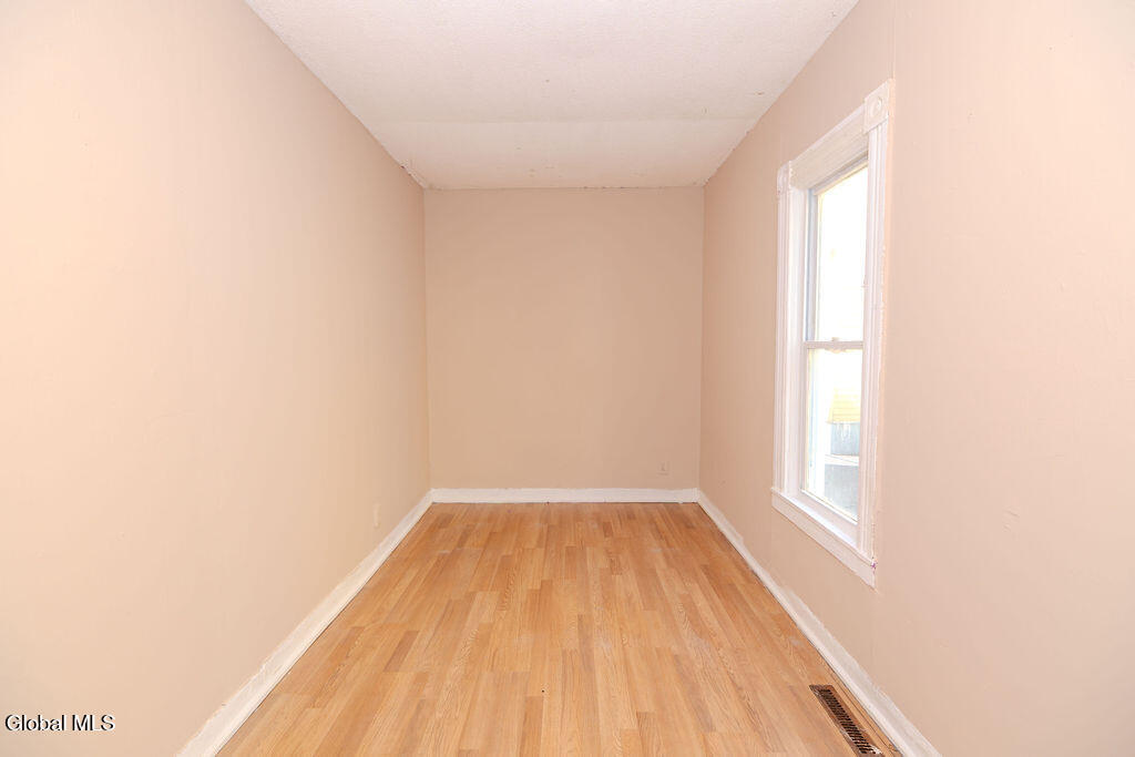 49 Mcclellan Street Schenectady NY 12304