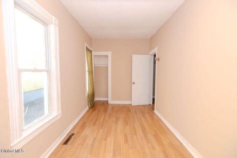 49 Mcclellan Street Schenectady NY 12304