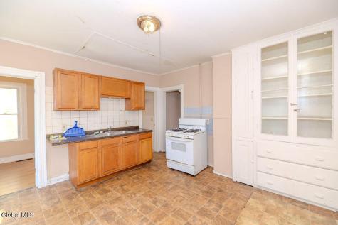 49 Mcclellan Street Schenectady NY 12304