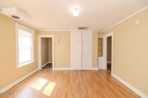 49 Mcclellan Street Schenectady NY 12304