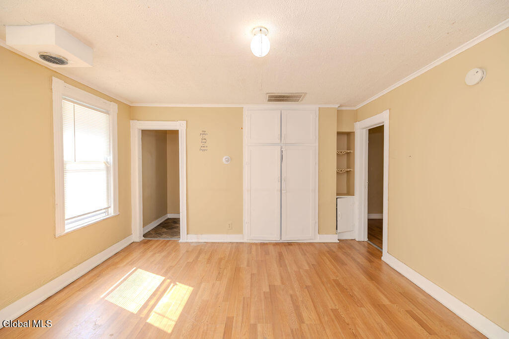 49 Mcclellan Street Schenectady NY 12304