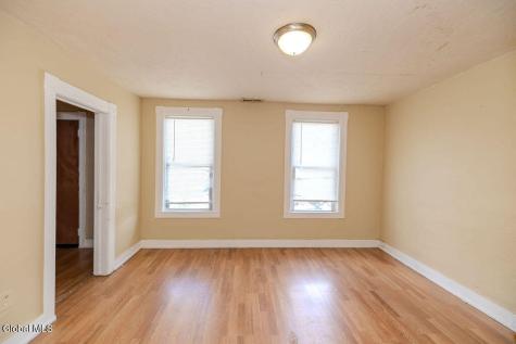 49 Mcclellan Street Schenectady NY 12304