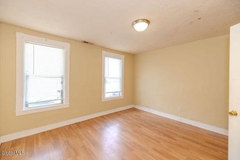 49 Mcclellan Street Schenectady NY 12304