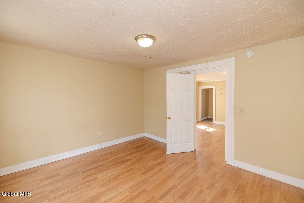 49 Mcclellan Street Schenectady NY 12304