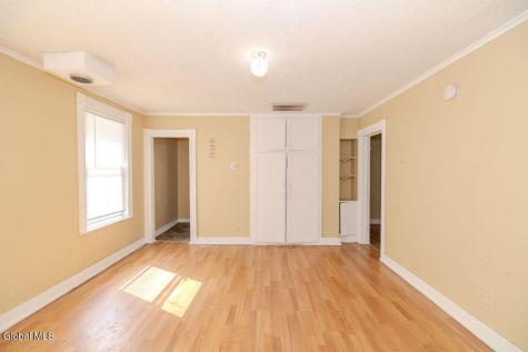 49 Mcclellan Street Schenectady NY 12304