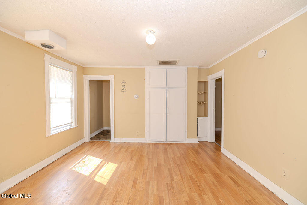 49 Mcclellan Street Schenectady NY 12304