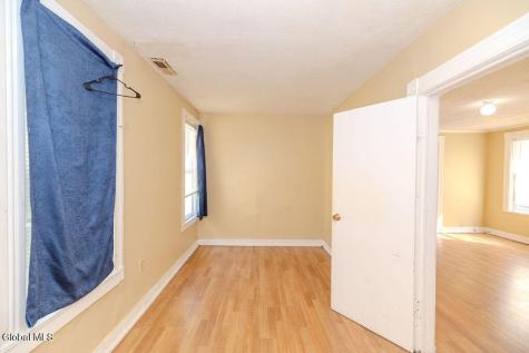 49 Mcclellan Street Schenectady NY 12304