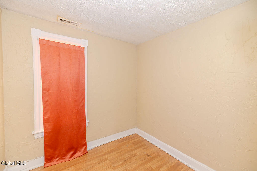 49 Mcclellan Street Schenectady NY 12304