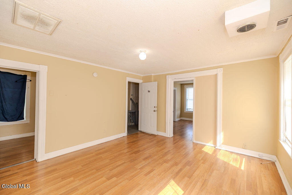 49 Mcclellan Street Schenectady NY 12304