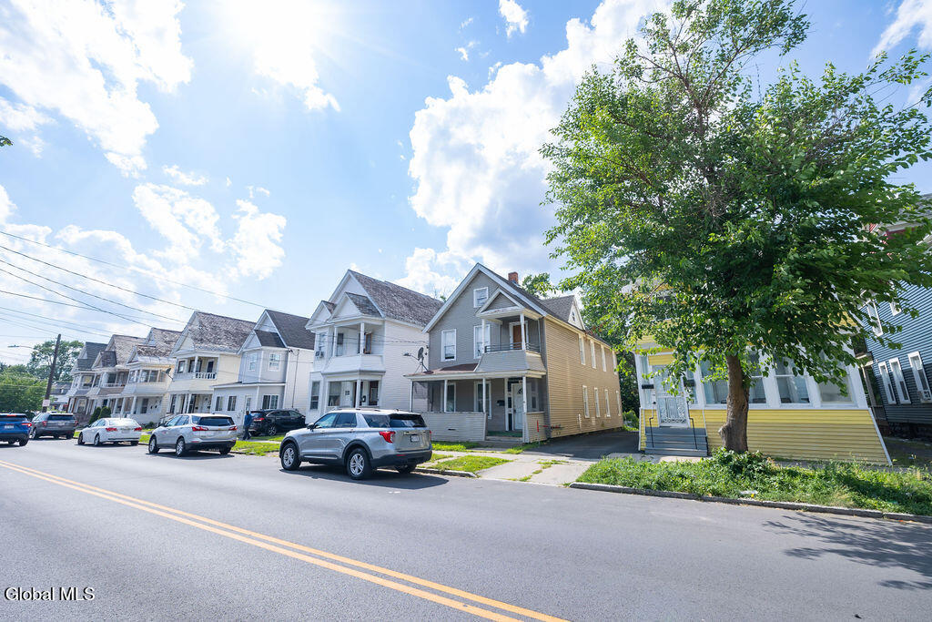 49 Mcclellan Street Schenectady NY 12304