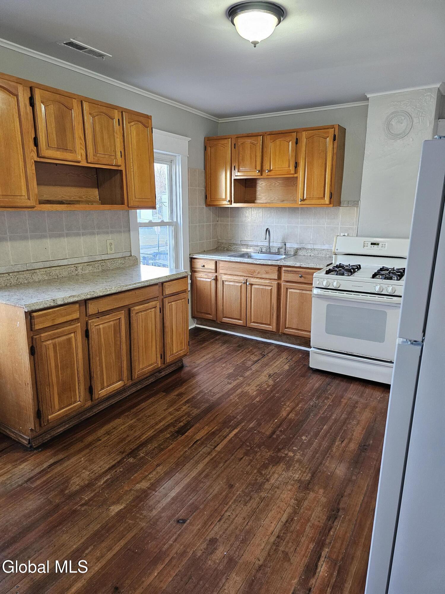 531 Hattie Street Schenectady NY 12308