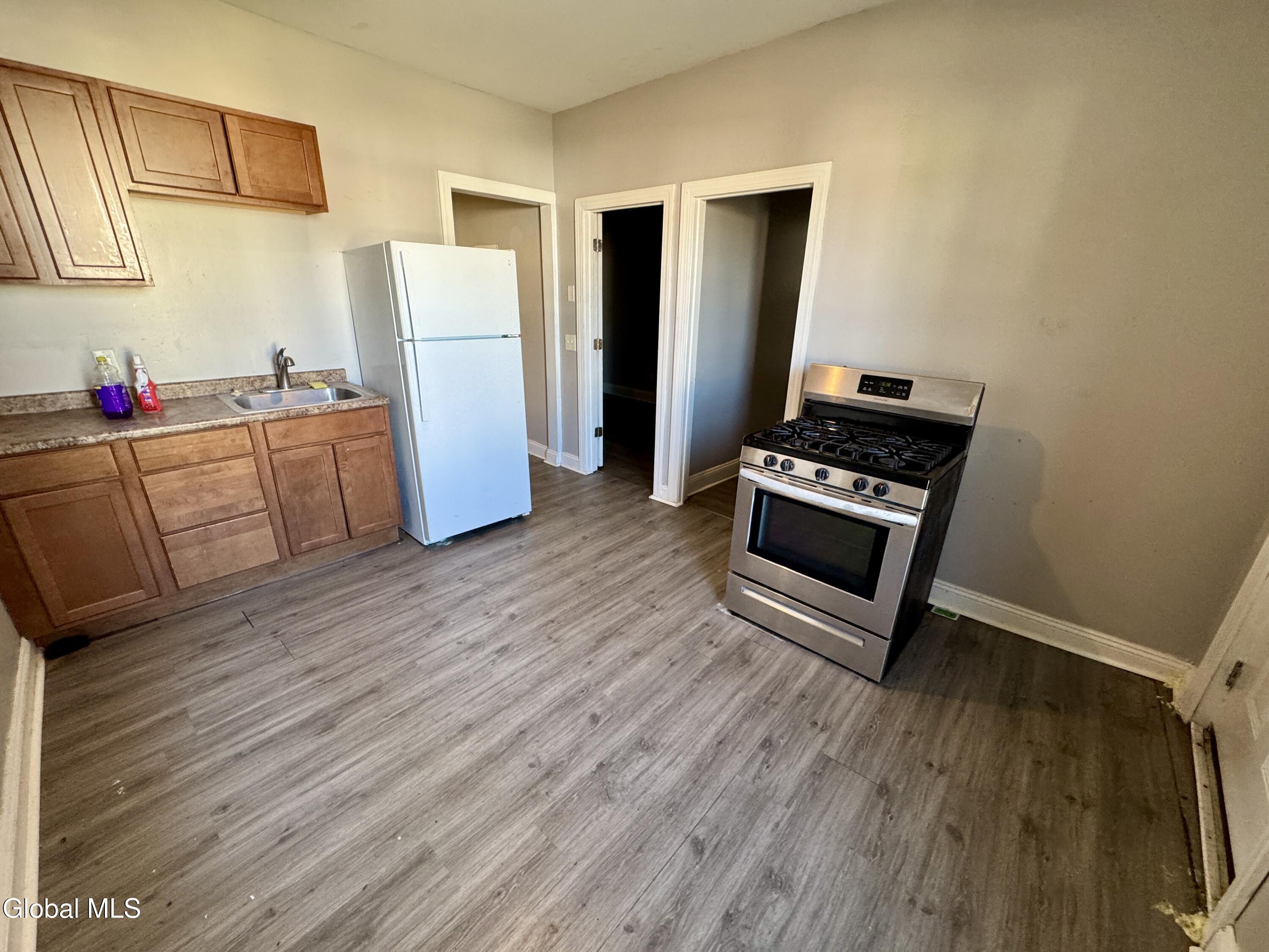 8-16 Swan Street Schenectady NY 12307