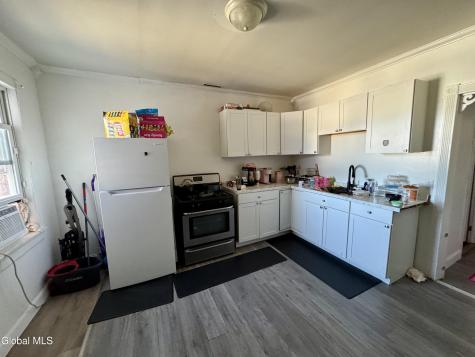 8-16 Swan Street Schenectady NY 12307