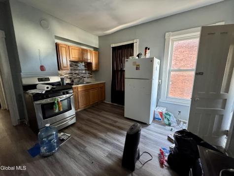 8-16 Swan Street Schenectady NY 12307