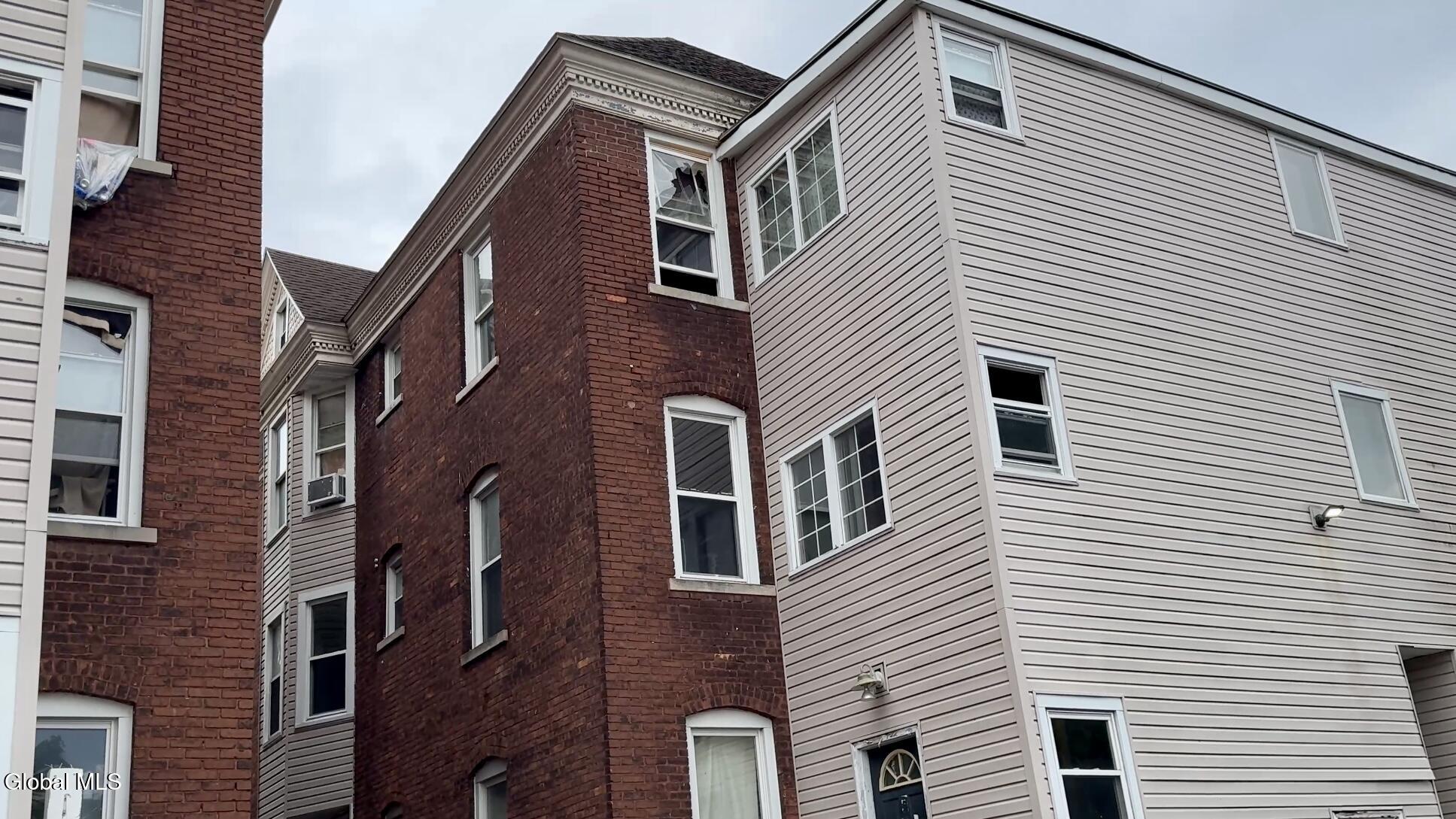 8-16 Swan Street Schenectady NY 12307
