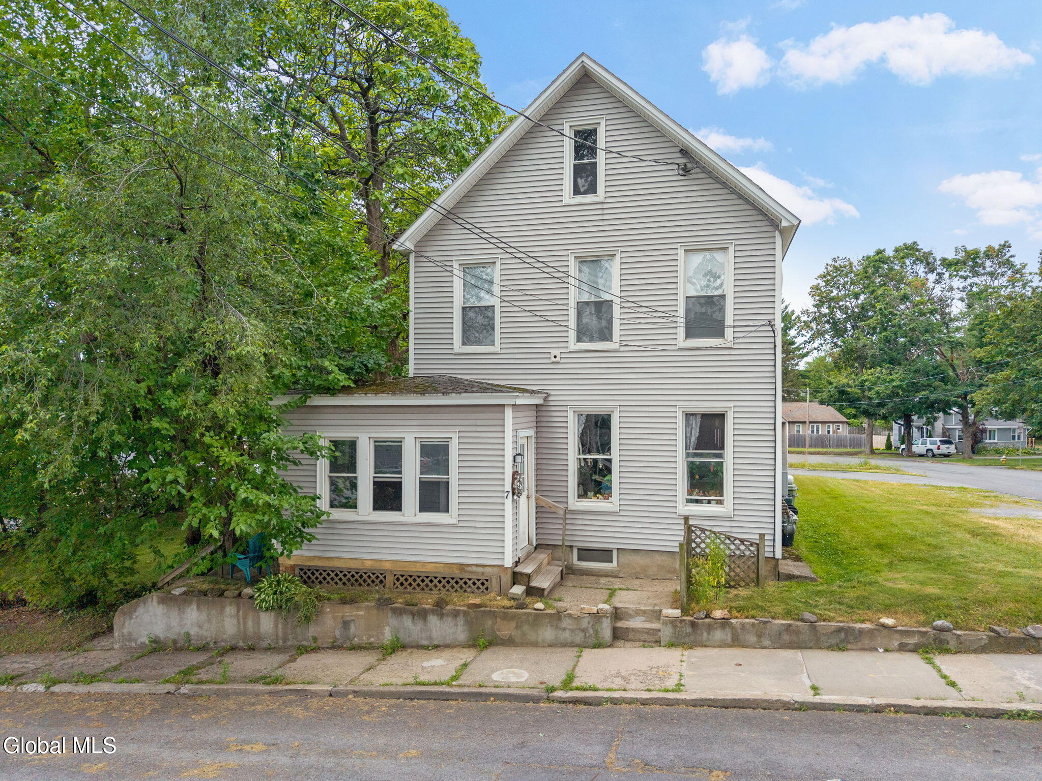 7 Center Street Schenectady NY 12302