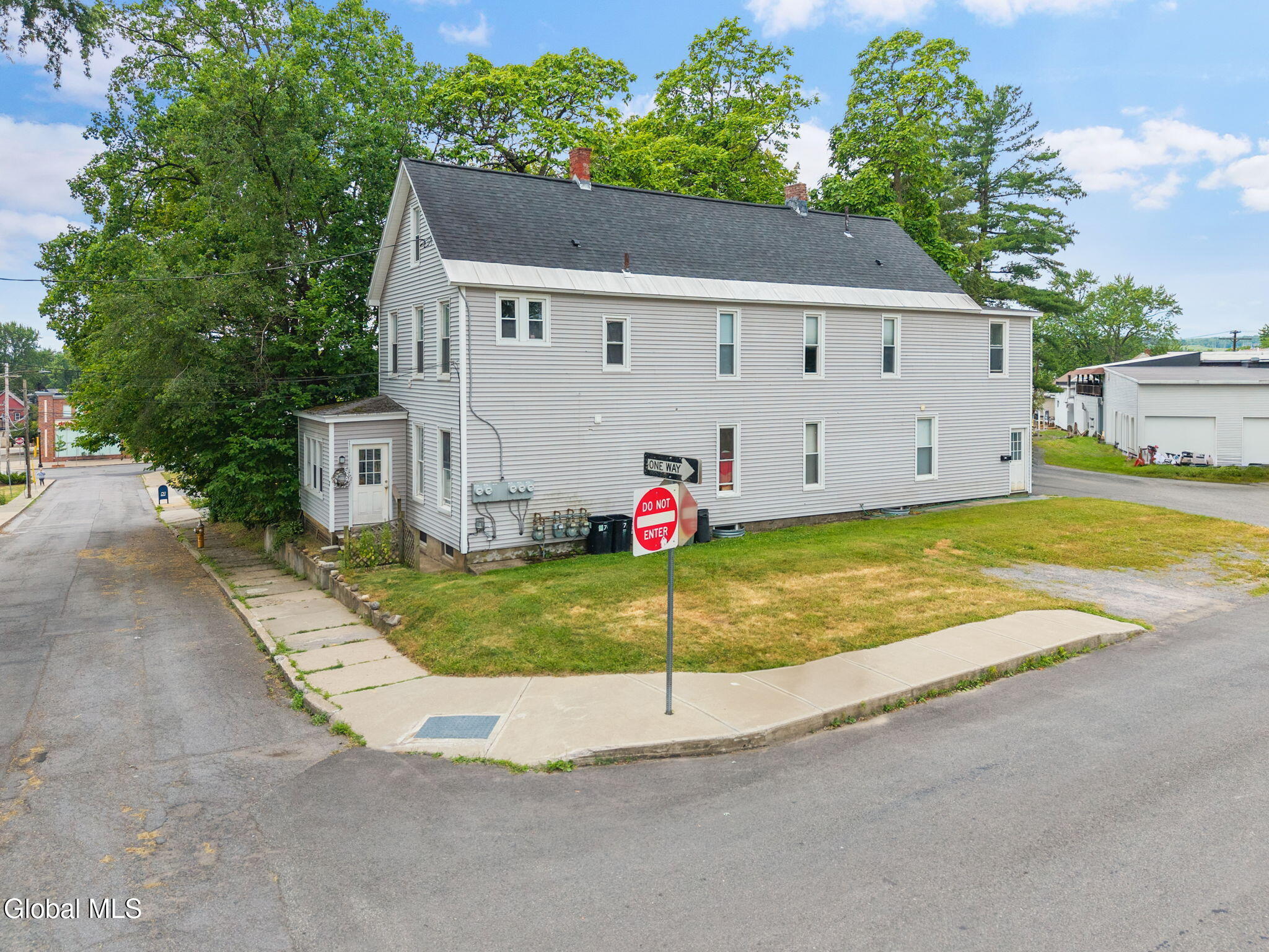 7 Center Street Schenectady NY 12302