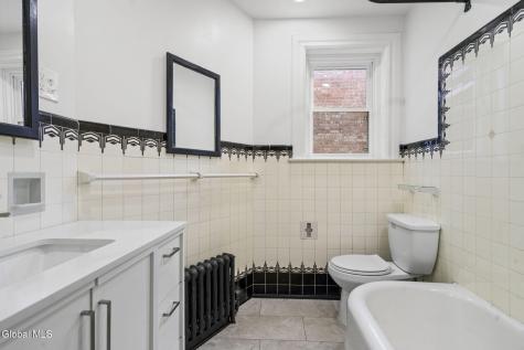 85 S Lake Avenue Albany NY 12203
