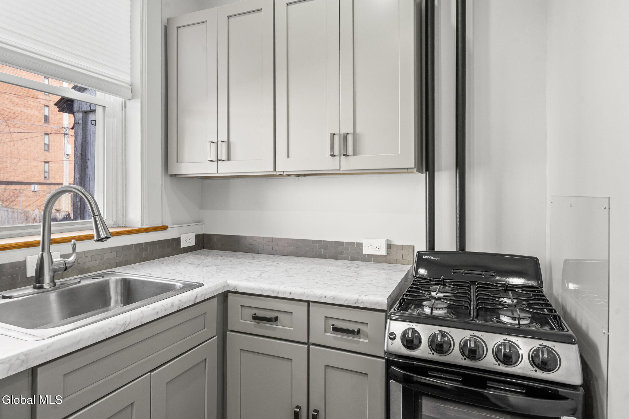 85 S Lake Avenue Albany NY 12203