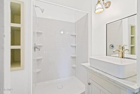 85 S Lake Avenue Albany NY 12203