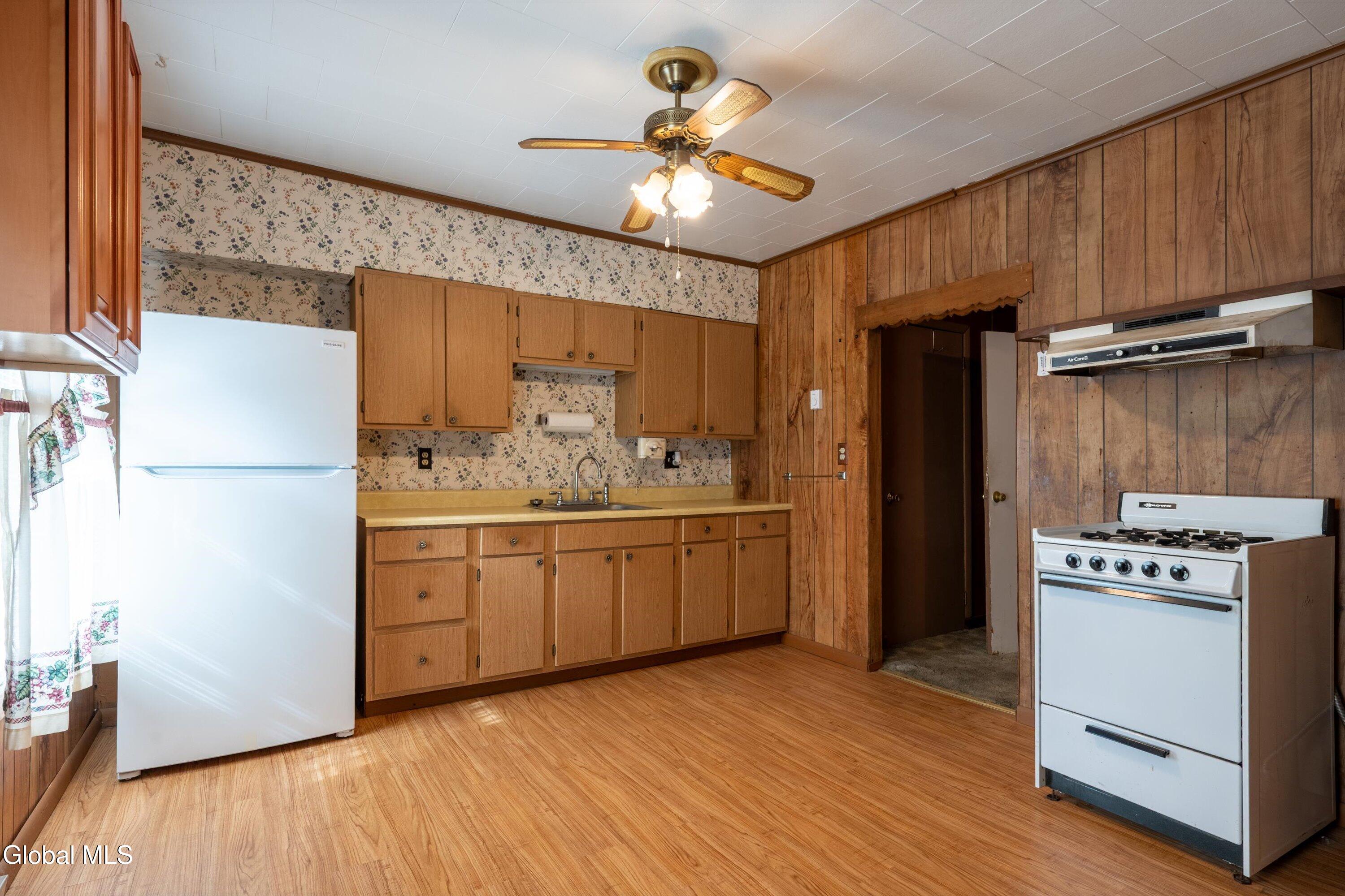 14 Lilac Lane Troy NY 12180