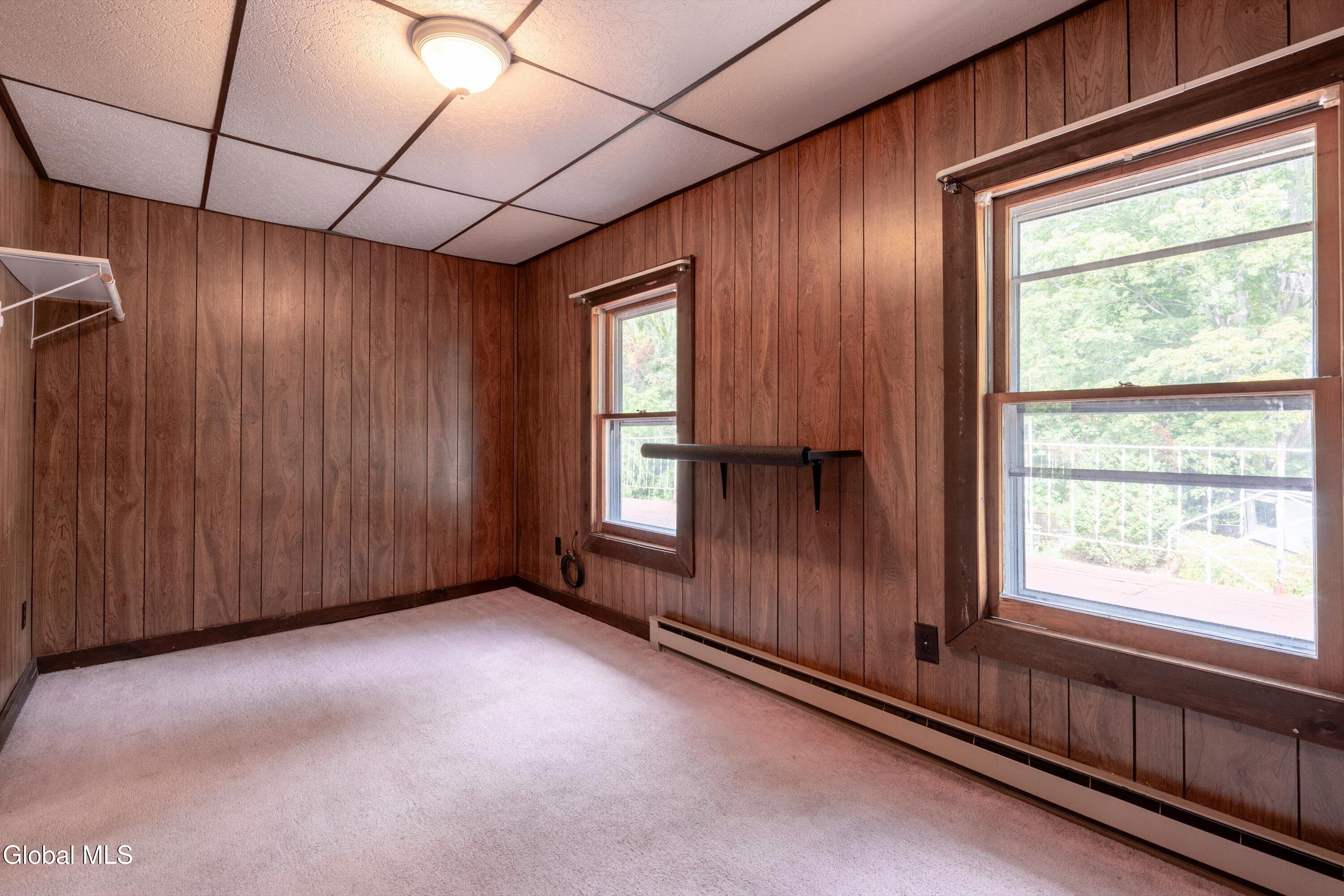 14 Lilac Lane Troy NY 12180