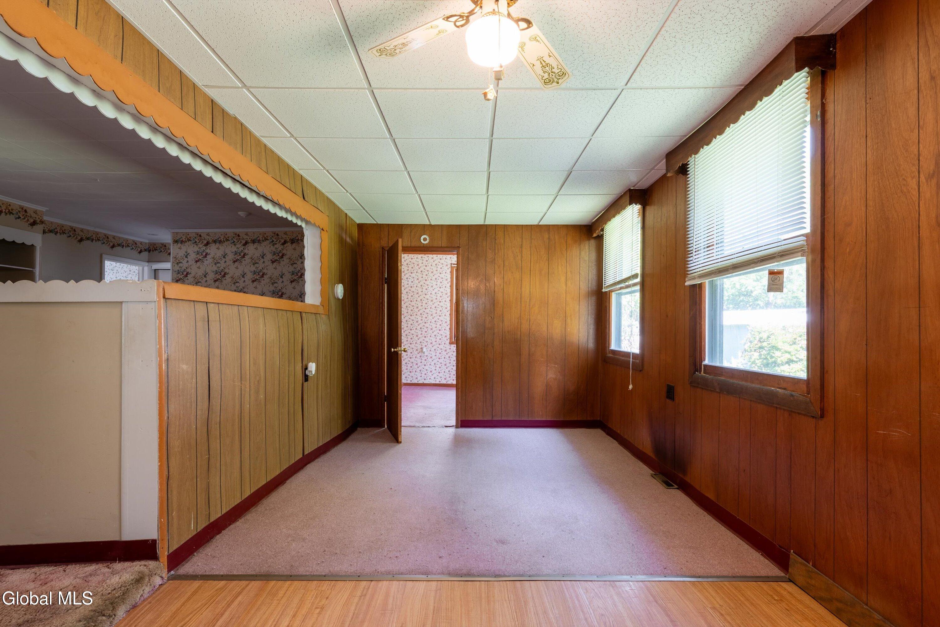 14 Lilac Lane Troy NY 12180