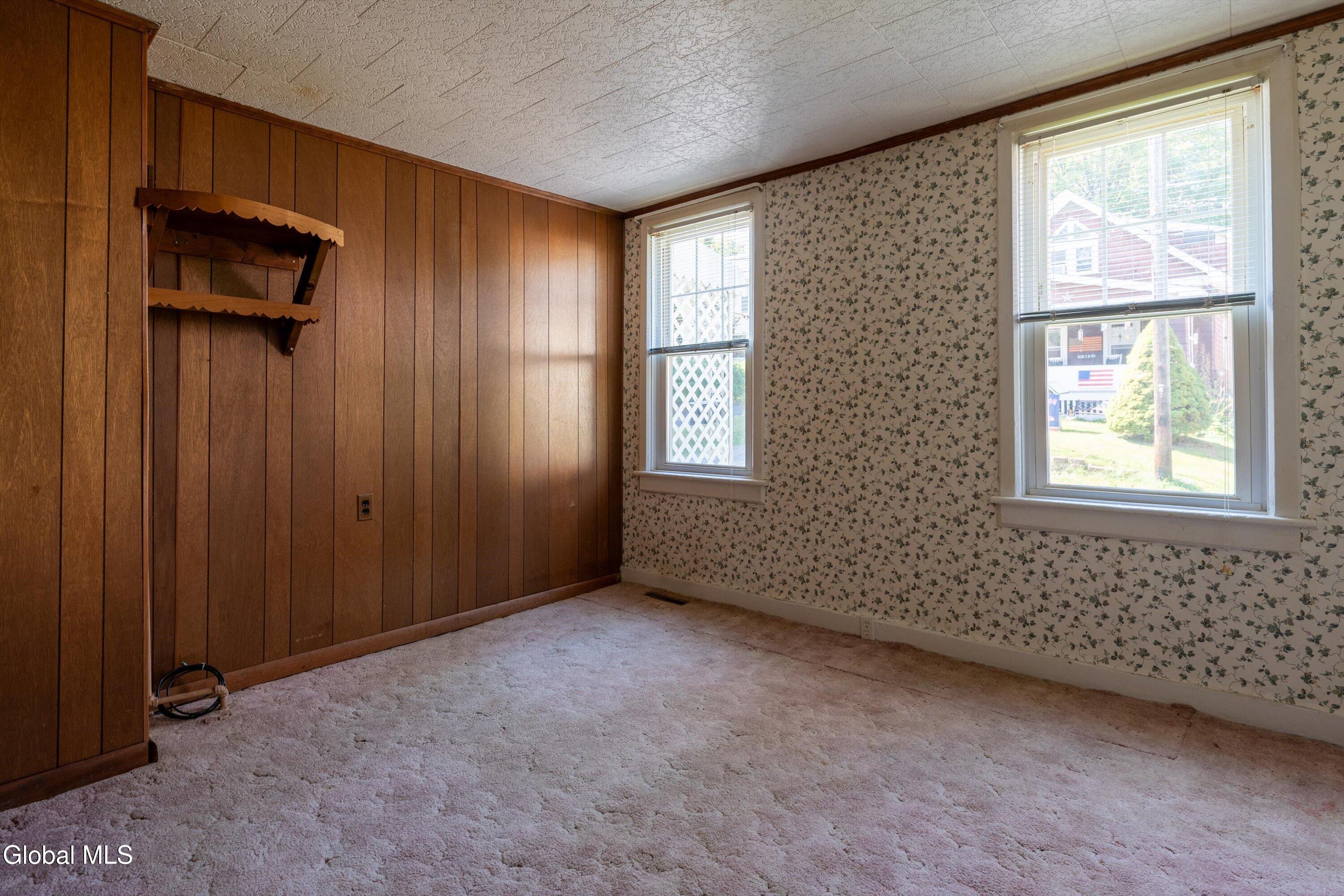 14 Lilac Lane Troy NY 12180