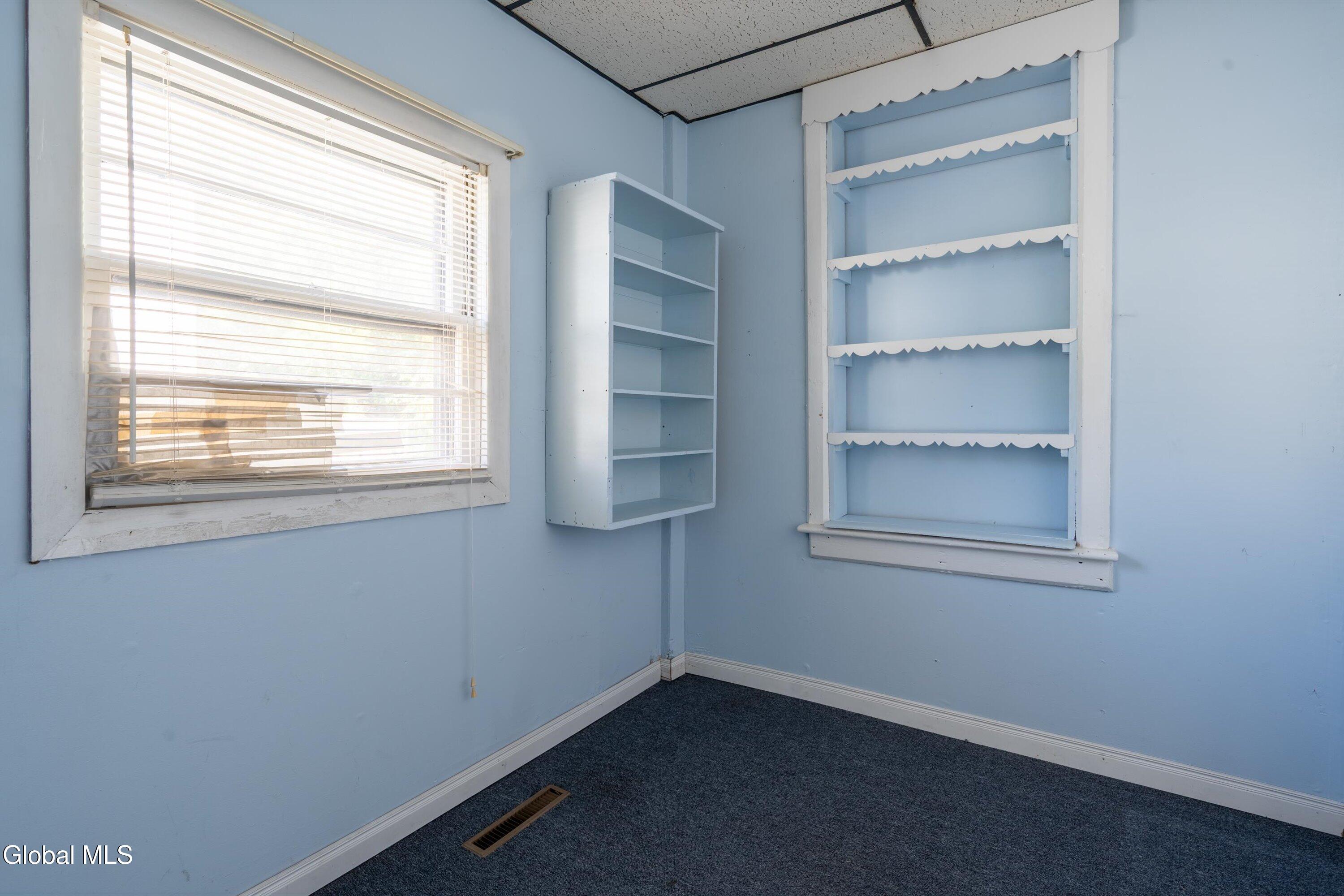 14 Lilac Lane Troy NY 12180