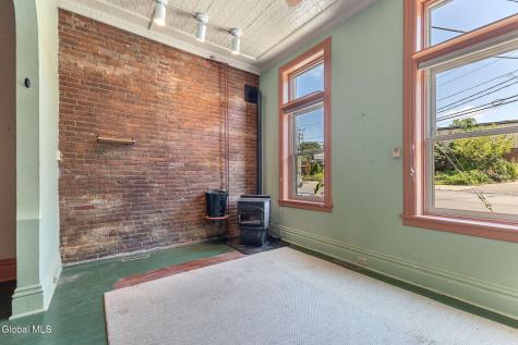 327 10th Street Troy NY 12180