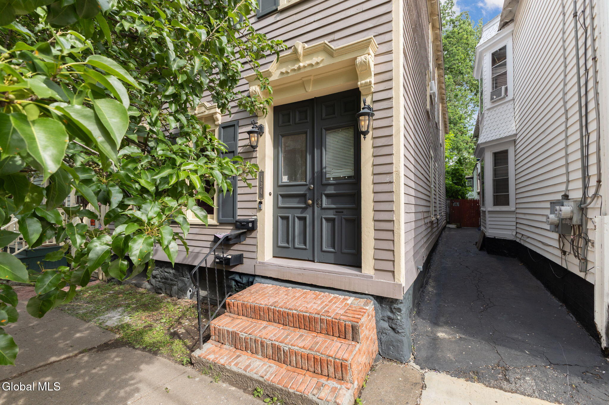 134 Front Street Schenectady NY 12305
