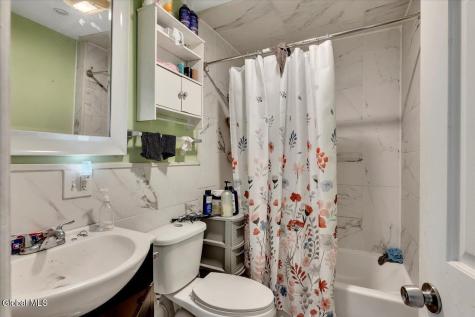 2418 Campbell Avenue Schenectady NY 12306